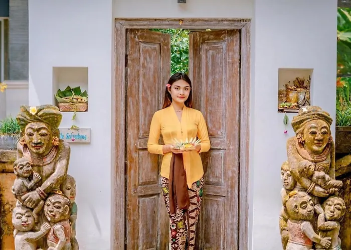 Sekembang By Purely Pensión 4*